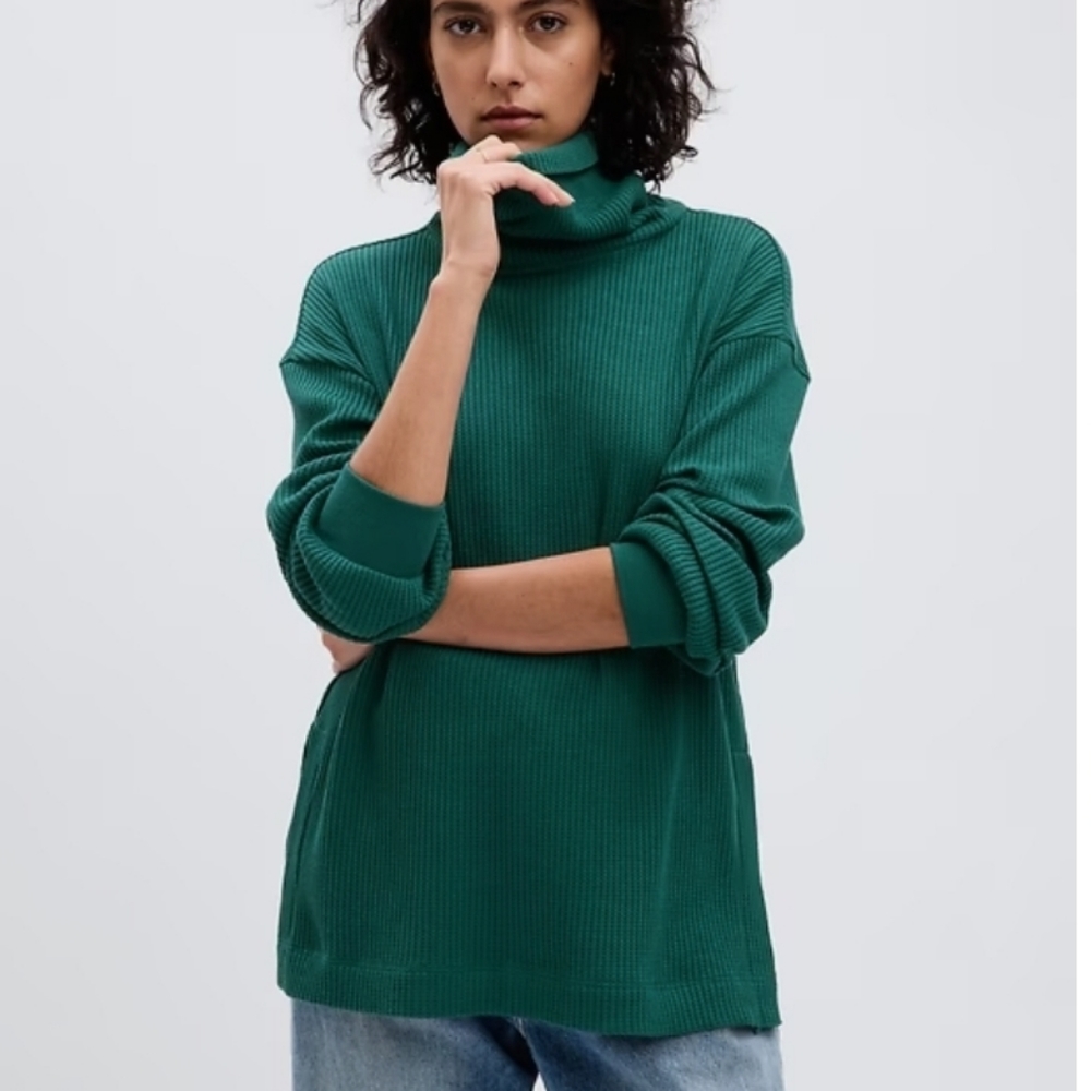 GAP Emerald Green Waffle Turtleneck Sweater with Side Split Hem L